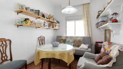 Casa adosada en venta en Maracena con local comercial