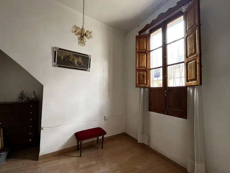 Casa de Pueblo en Rafelbunyol 6 Dormitorios Para Reformar