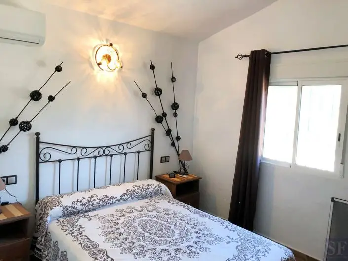 Villa de 2 dormitorios en venta cerca de Cómpeta