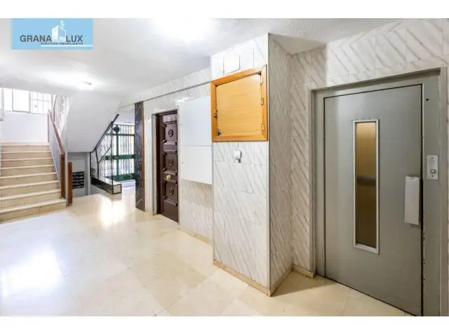 Piso para reformar 87m2 4 dormitorios Calle Luz Casanova