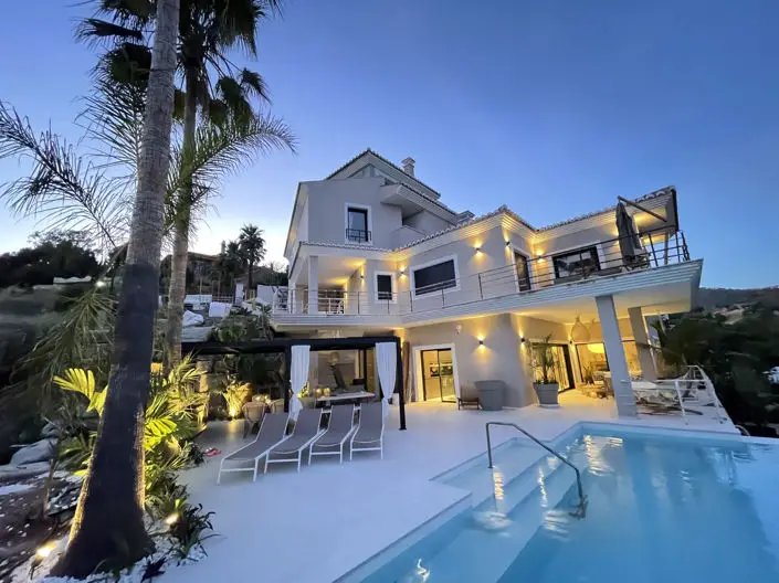 Villa de Lujo 7 Dormitorios en Elviria Marbella