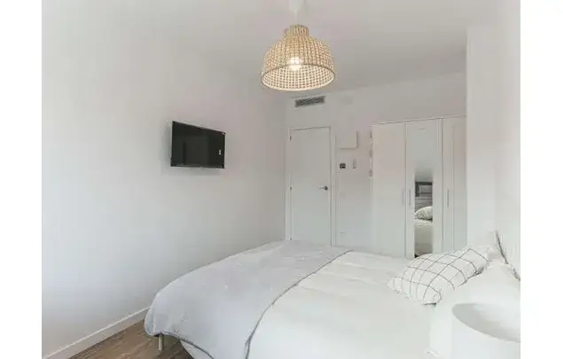 Habitacion 80m2 en Barcelona Vila de Gracia
