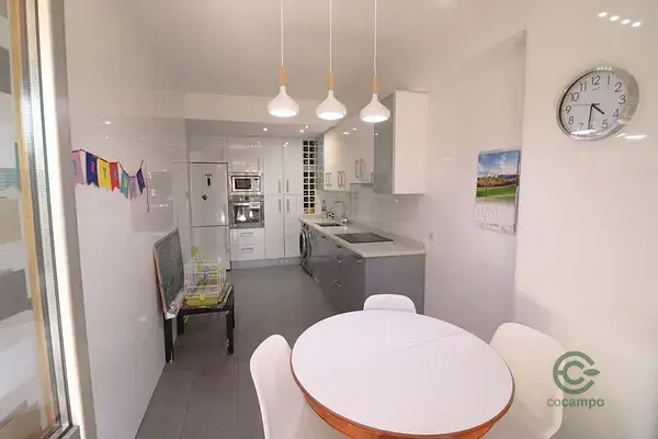 Chalet Adosado en Vitoria Gasteiz 5 Dormitorios 3 Banos
