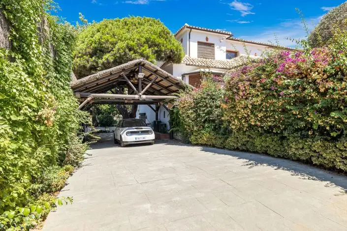 Casa en venta en Marbella Este 6 dormitorios