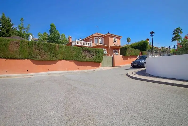 Villa en Venta Mijas Costa 5 Dormitorios 3 Baños