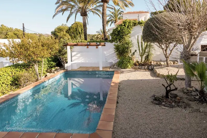 Chalet reformado en Jávea con piscina y vistas