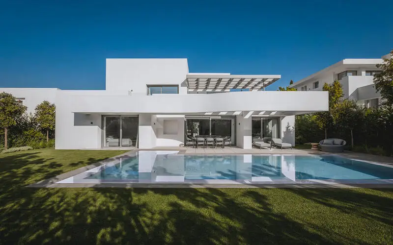 Villas de Lujo en El Paraíso Málaga
