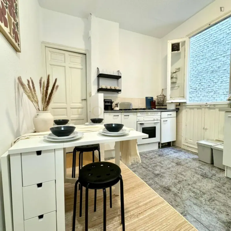 Habitacion Doble en Piso para Jovenes Madrid