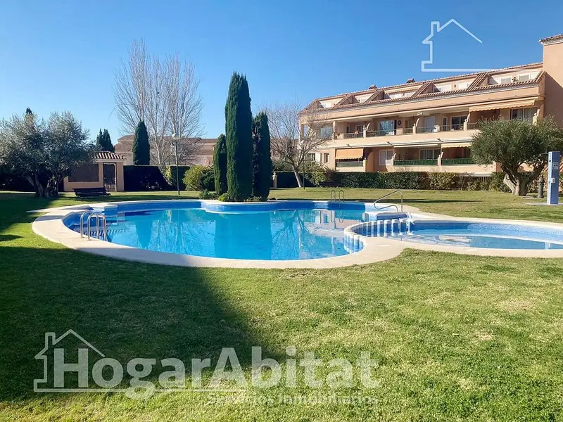 Ático Dúplex en Bétera con Garaje y Piscina