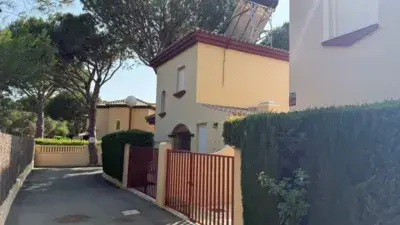 Casa Adosada en Novo Sancti Petri con Piscina