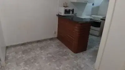 Estudio 33m² con 2 habitaciones cerca de Carrer de Milà i Fontanals