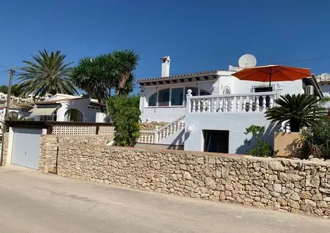 Chalet Semiadosado con Privacidad en Moraira