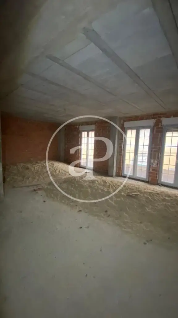 Casa Adosada en Benimamet 550m2 Ideal Inversores y Familias