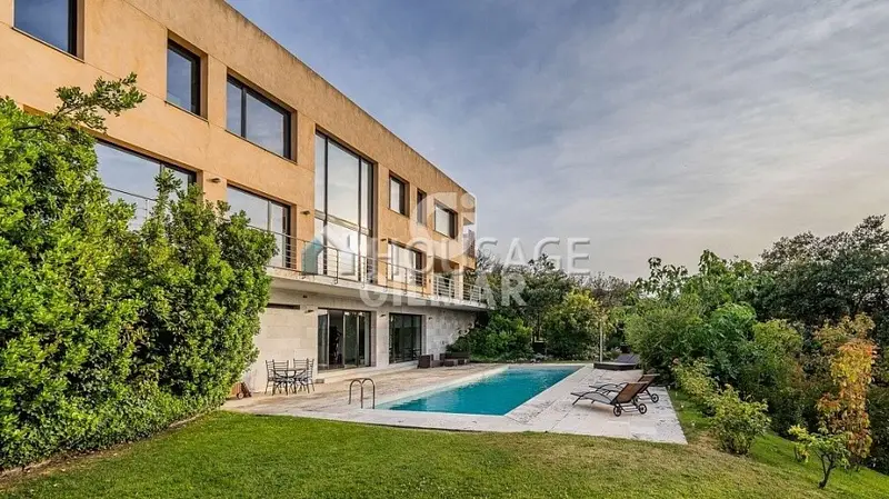 Villa de Lujo en Ciudalcampo con Vistas Impresionantes