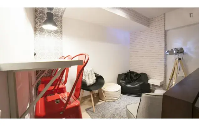 Alquiler Apartamento 4 Dormitorios Barcelona Estudiantes Profesionales