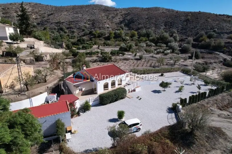 Chalet en Venta Oria Almeria 3 Dormitorios 2 Baños Jardin Garaje