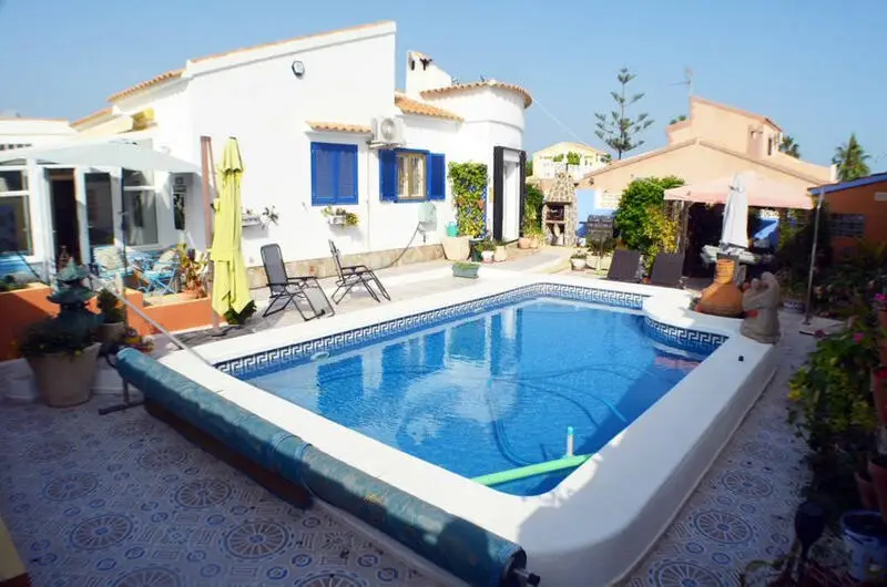 Villa de Lujo 4 Dormitorios Piscina Privada La Florida Alicante