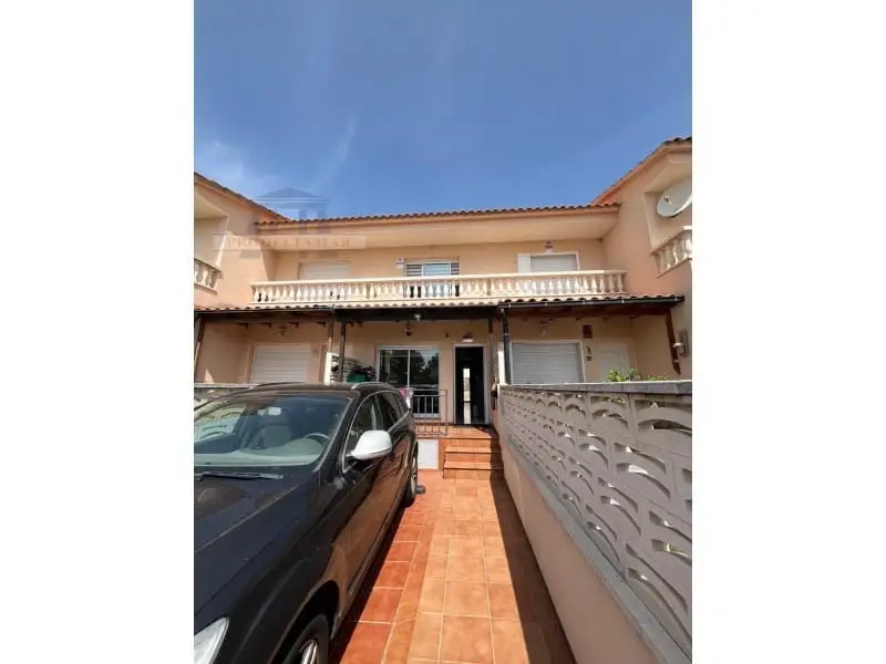 Chalet Adosado en Les Planes Del Rei
