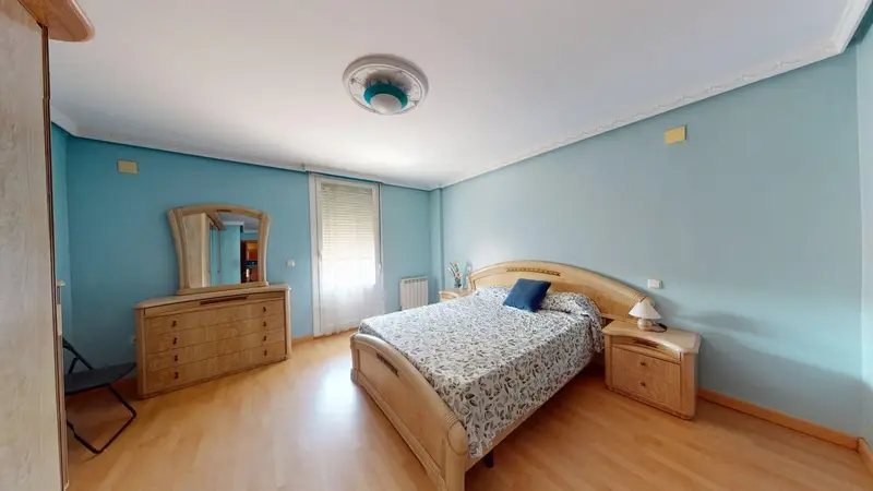 Chalet independiente en Cuarte de Huerva 6 habitaciones 3 baños