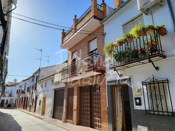 5 Bed House for sale