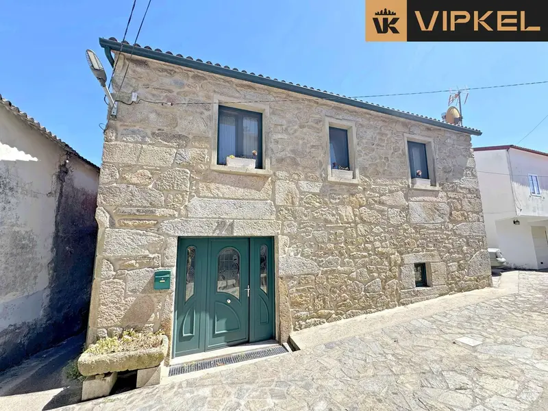 Casa de Piedra Rehabilitada en Outes cerca de la Playa