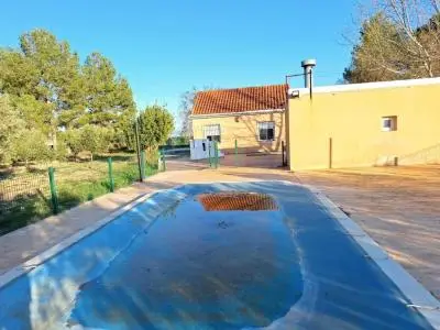 Casa de Campo en Caudete con Piscina Sin Comision
