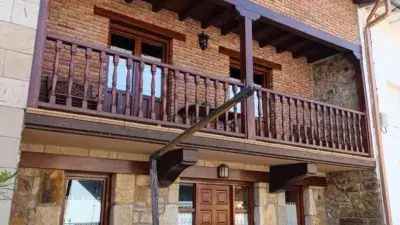 Casa adosada reformada en Ampuero