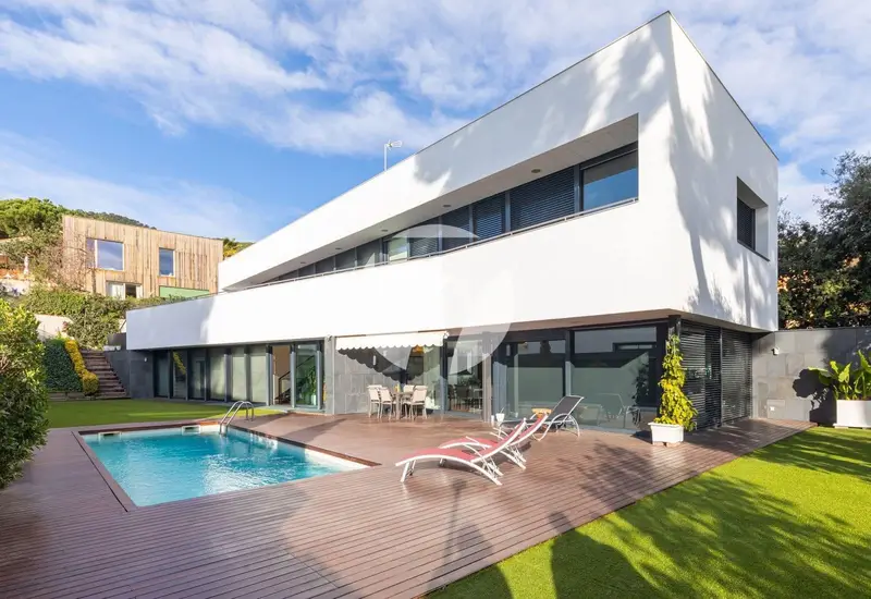 Chalet de Lujo con Vistas al Mar en Premià de Dalt