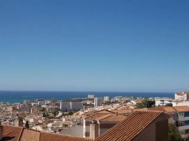 Chalet con 4 Apartamentos Arroyo de la Miel Gran Oportunidad