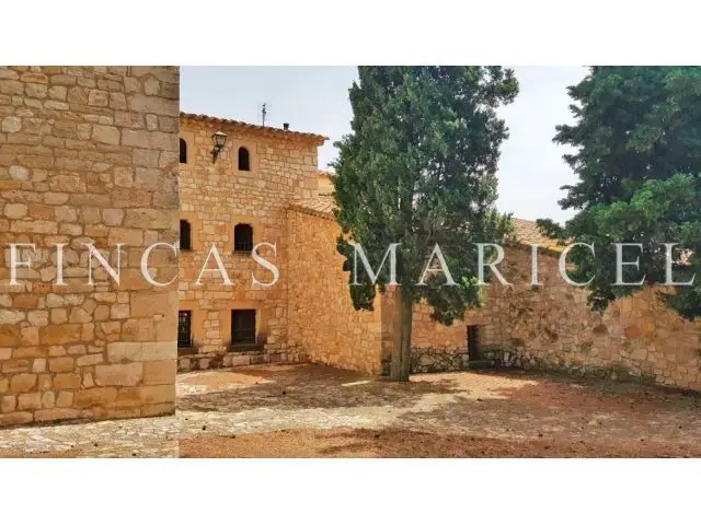 Masía con Encanto Histórico en Pontons 10 habitaciones 25000m2