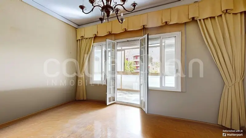 Piso en venta en Valencia Gran Via Arrancapins 145m2 5 habitaciones