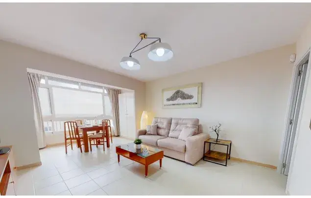 Apartamento en Benalmádena Costa con Vistas al Mar