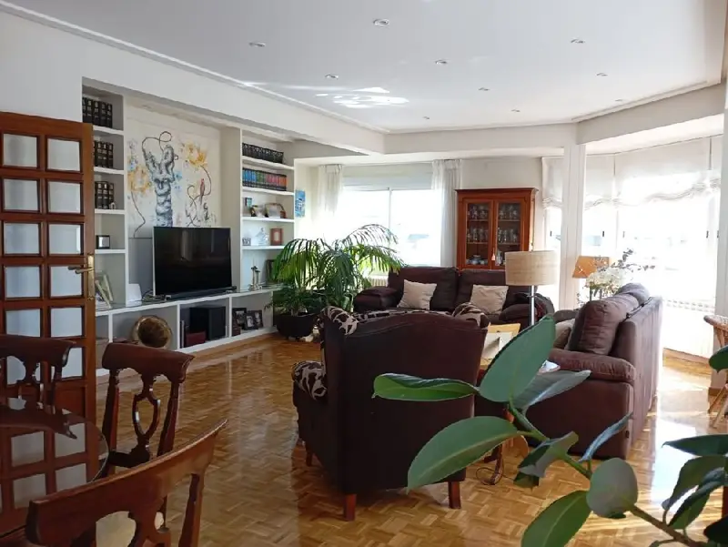 Venta Piso Soleado Centro Valdepeñas 200m2 Reformado