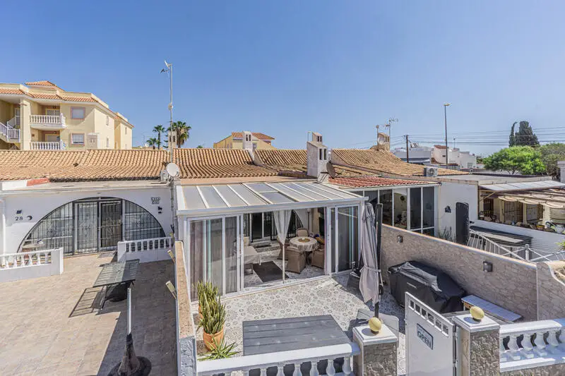 Bungalow en venta en Orihuela Costa cerca de la playa