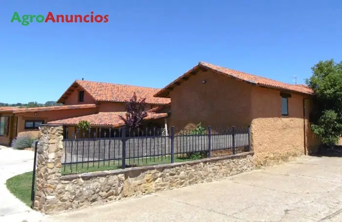 Venta  de Casa tradicional con finca en León