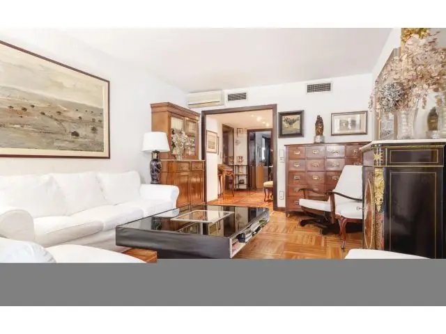 Piso en Venta en Zaragoza Centro con Garaje y Terraza