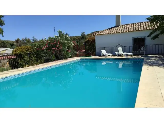 Casa Rural con Piscina y Bodega en Venta