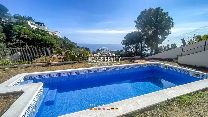 Chalet en Serra Brava con Vistas al Mar Reformado 2025