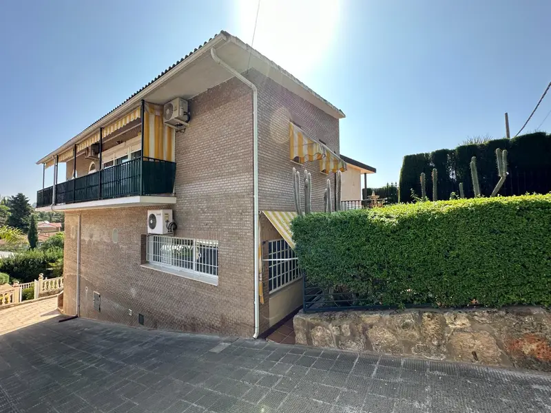 Chalet con Piscina en Brillante Cordoba
