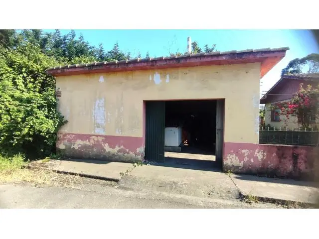 Casa para Reformar en Aboño, Carreño con Garaje y 5 Dormitorios
