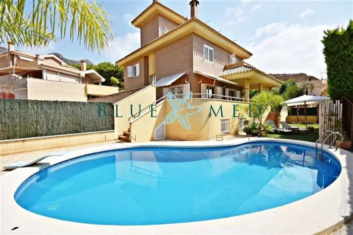Villa 5 Dormitorios Bolnuevo Cerca de la Playa