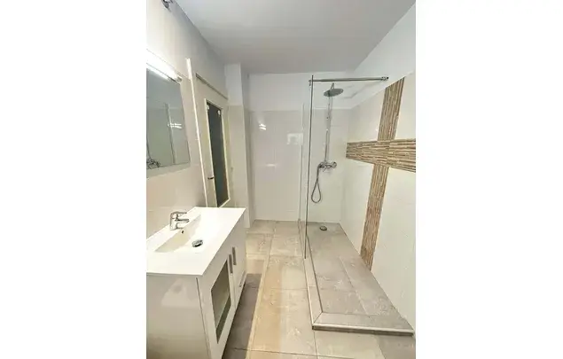 Habitaci
ón 105m
² Albacete Estancia Media Larga