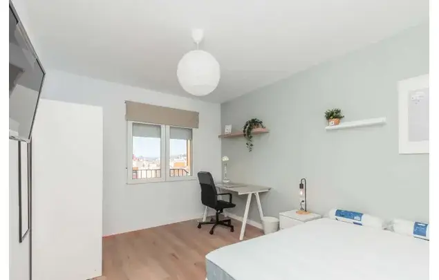 Habitacion 99m2 Reus Estancia Media Larga