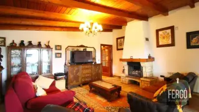 Finca Rústica de Lujo con Piscina y Granja