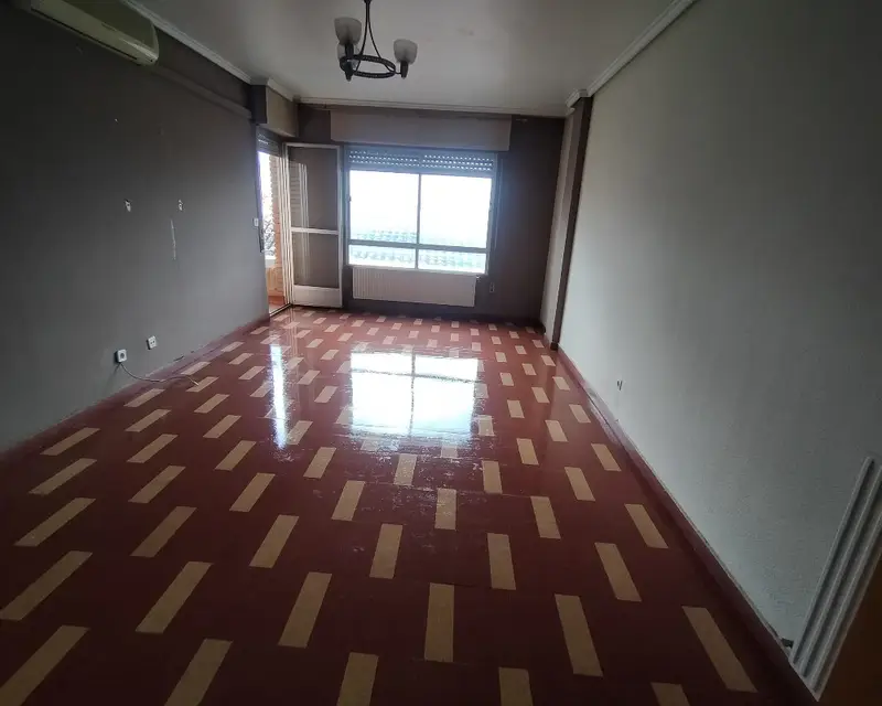 Garaje de 125m² con 4 habitaciones y 2 baños en Valdepeñas