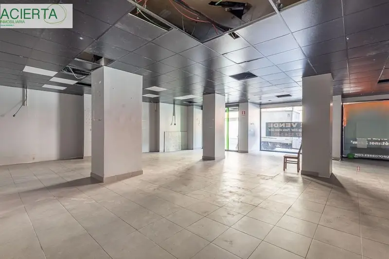 Venta Local Comercial Acera del Darro Granada 450m2