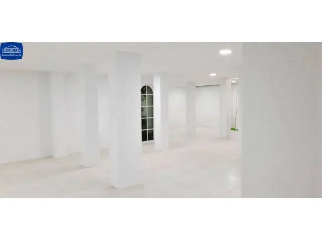 Alquiler Local 700m² Centro Jerez 6 Escaparates 2 Plantas