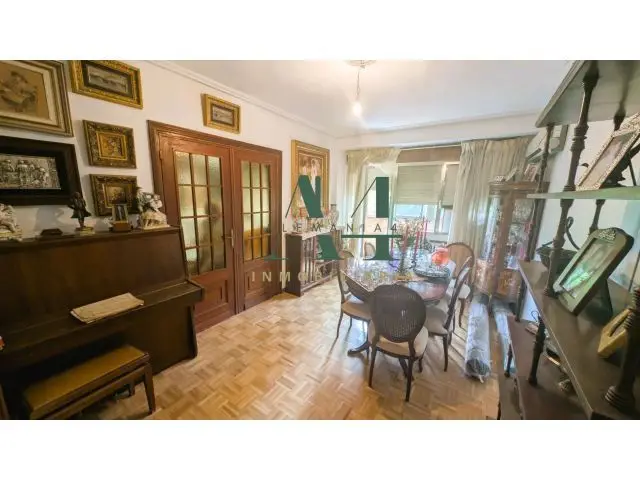 Piso en Centro de Cáceres con 2 Baños Reformados y Garaje Opcional
