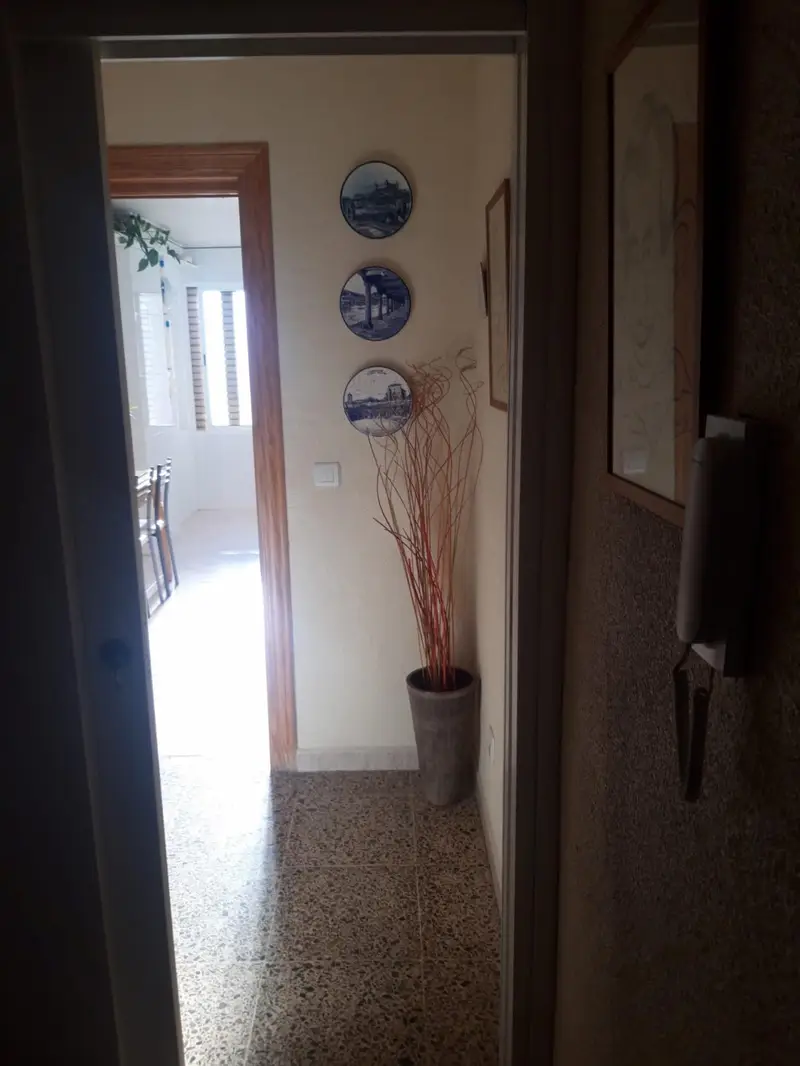 Apartamento de 2 Dormitorios con Area Exterior cerca de Playa de Poniente