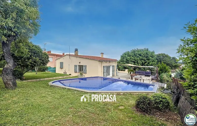 Chalet en venta en Sant Miquel de Fluvià Girona